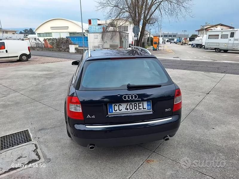 Usata Audi A4 Ambiente 220 CV (161 kW) 2002 Blu Station wagon