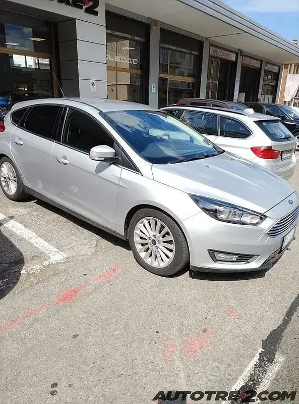 Usata Ford Focus Titanium 120 CV (88 kW) 2015 Grigio Berlina