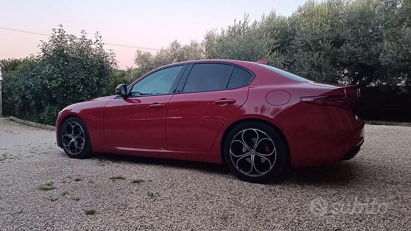 Usata Alfa Romeo Giulia Super 200 CV (147 kW) 2017 Rosso Berlina