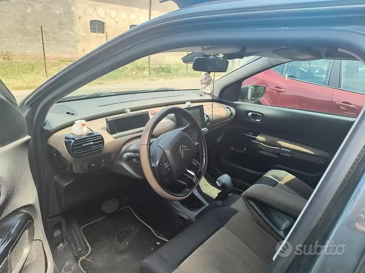 Usata Citroën C4 99 CV (72 kW) 2017 Grigio Berlina