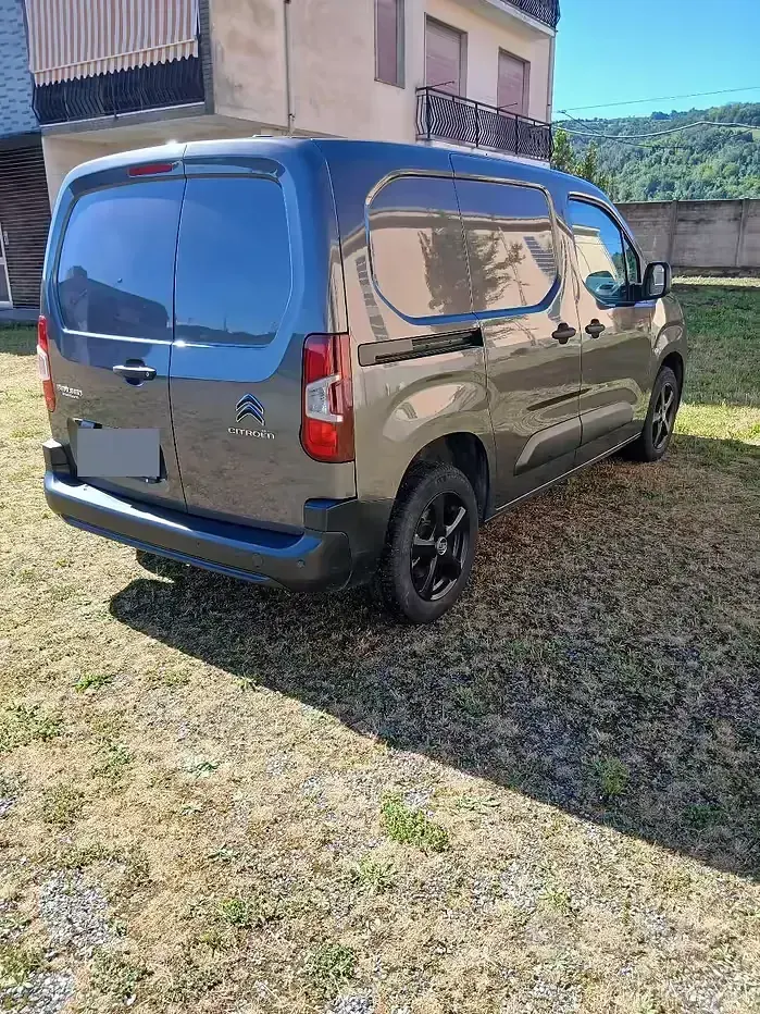 Usata Citroën Berlingo 102 CV (75 kW) 2021 Grigio Monovolume