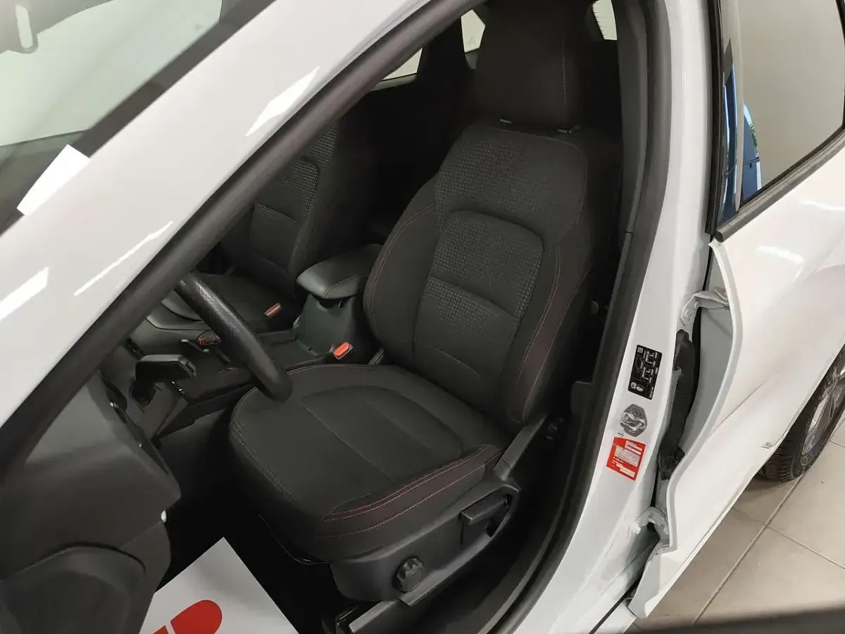 Usata Ford Kuga ST-Line 120 CV (88 kW) 2022 Bianco SUV