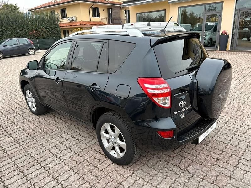 Usata Toyota RAV4 150 CV (110 kW) 2010 Nero SUV