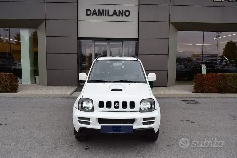 Usata Suzuki Jimny 86 CV (63 kW) 2010 Bianco SUV