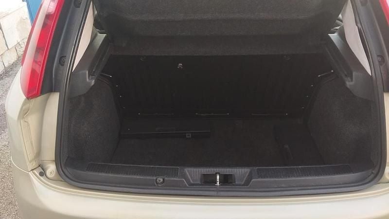 Usata Fiat Grande Punto 75 CV (55 kW) 2008 Oro Utilitaria