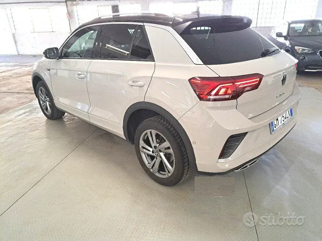 Usata VW T-Roc R-line 150 CV (110 kW) 2023 Bianco SUV