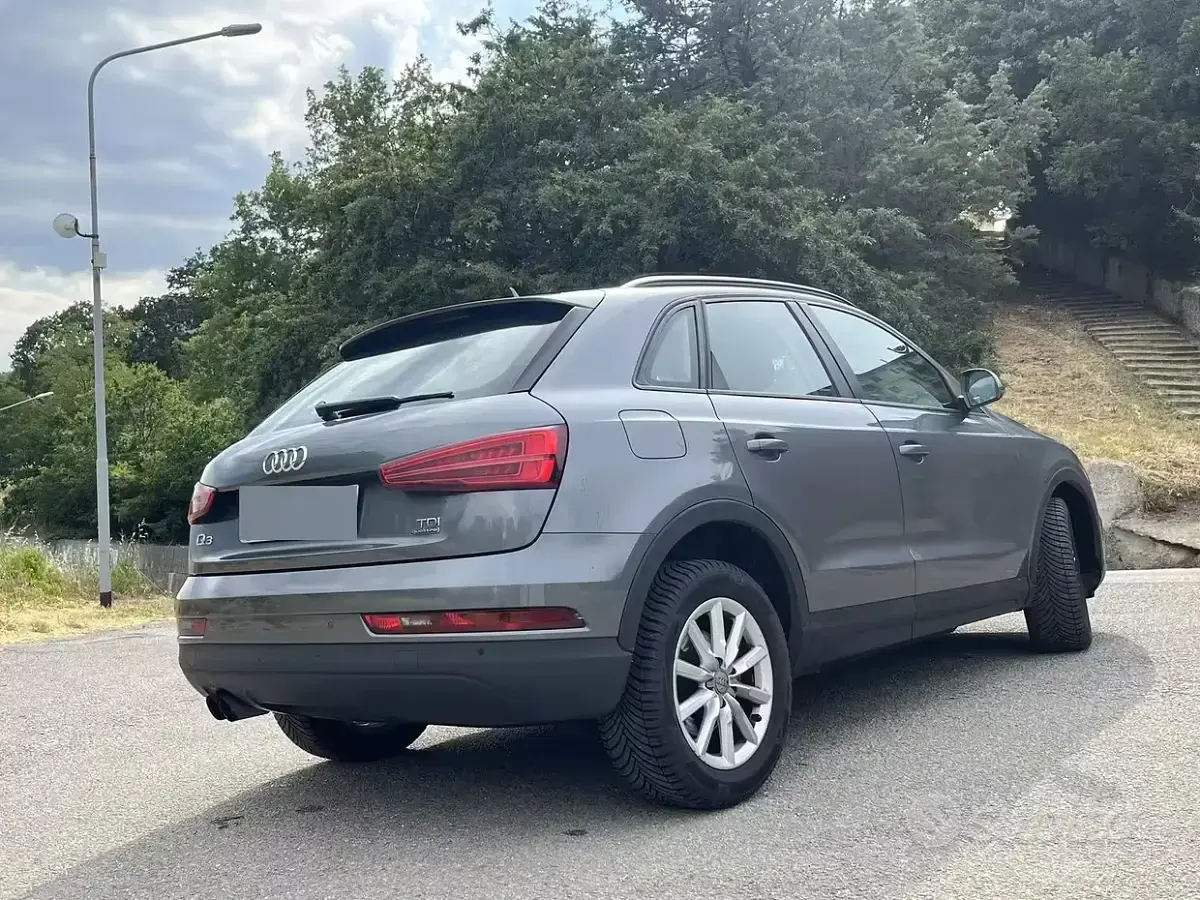 Usata Audi Q3 Business 150 CV (110 kW) 2016 Grigio SUV