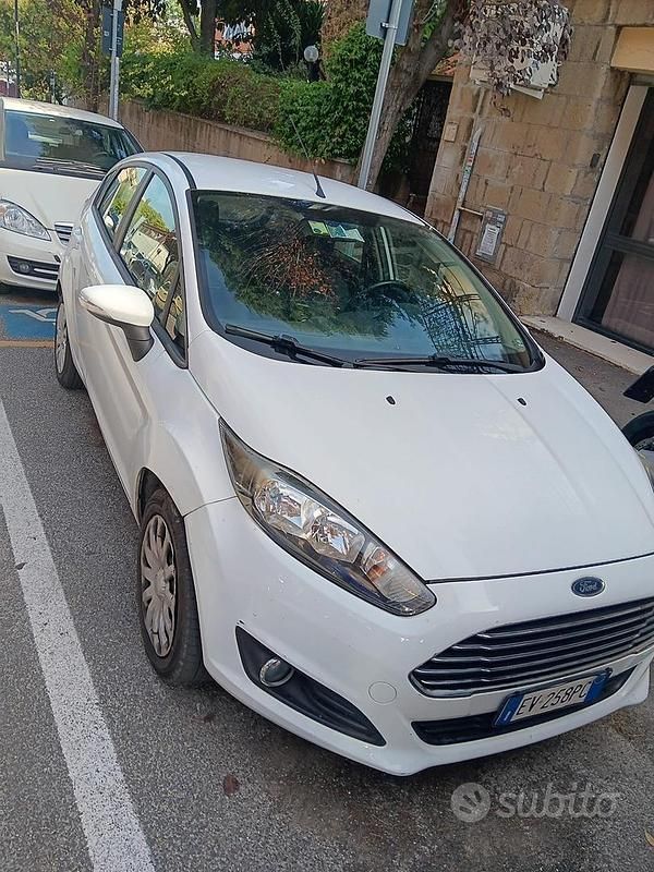 Usata Ford Fiesta 75 CV (55 kW) 2014 Utilitaria