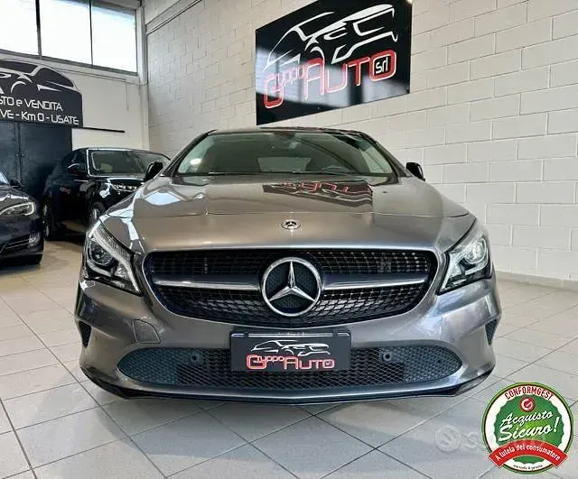 Usata Mercedes CLA200 Night 136 CV (100 kW) 2017 Grigio scuro Berlina
