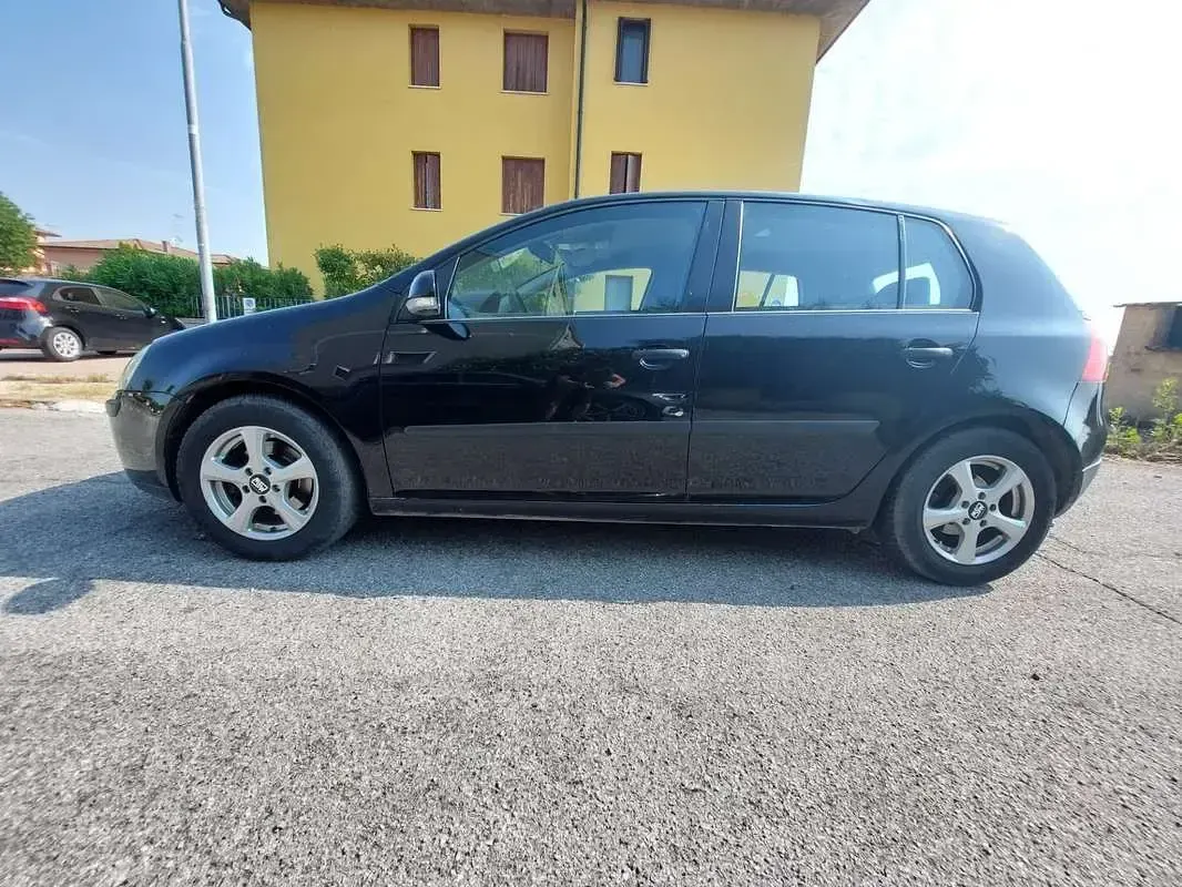Usata VW Golf IV Sportline 105 CV (77 kW) 2006 Nero Berlina