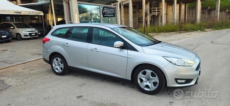 Grigio Usata 2018 Ford Focus Station wagon | 11.900 € (Ottimo prezzo) - Immagine 1/4