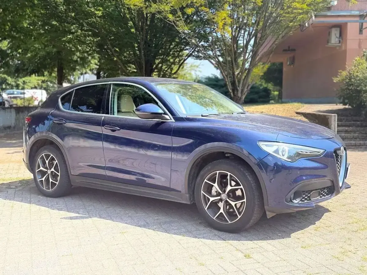 Usata Alfa Romeo Stelvio Business 210 CV (154 kW) 2018 Blu/azzurro SUV
