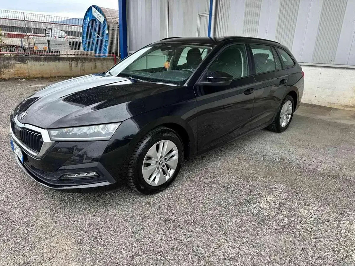 Begagnad Skoda Octavia Executive 116 HK (85 kW) 2023 Svart Kombi