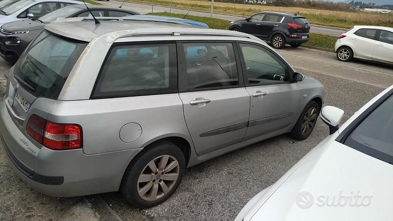 Grigio Usata 2008 Fiat Stilo Wagon Station wagon | 600 € (Ottimo prezzo) - Immagine 1/4