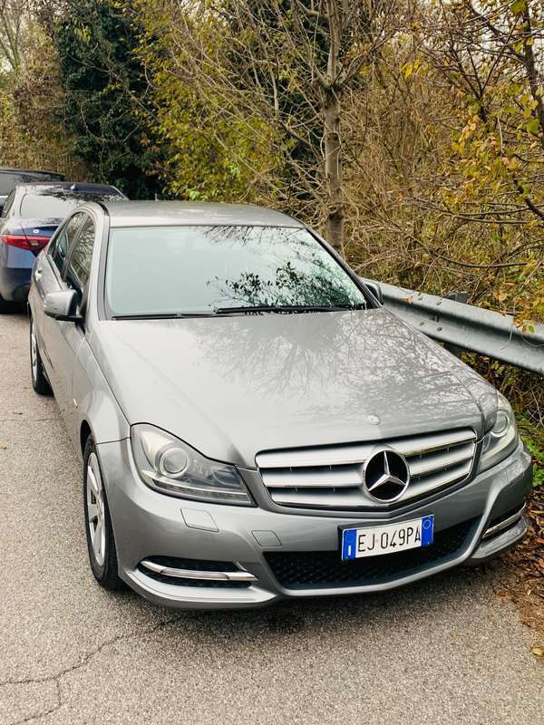 Usato 2011 Mercedes 220 2.2 Diesel 170 CV (9.800 €)