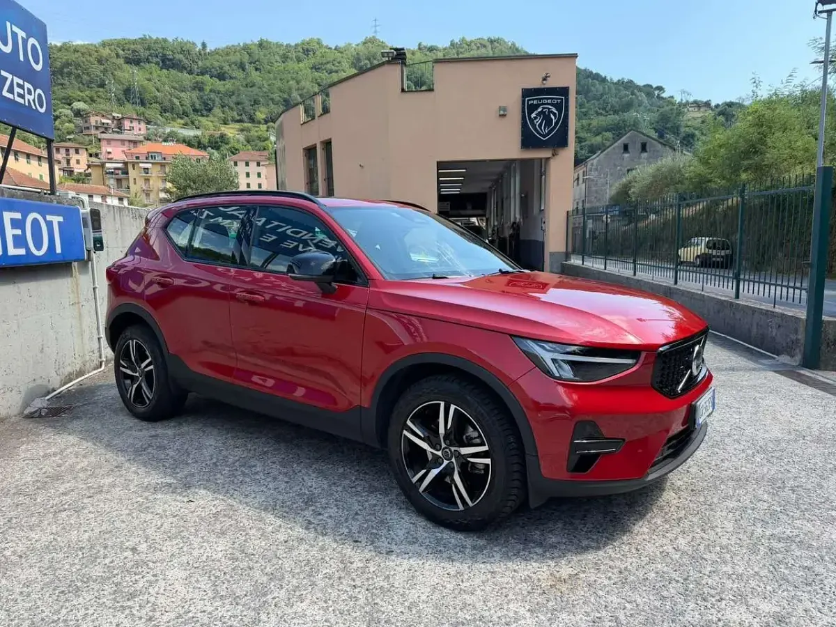 Usata Volvo XC40 Plus 163 CV (119 kW) 2024 Rosso SUV