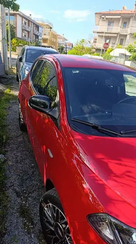 Usata Lancia Ypsilon Gold 69 CV (50 kW) 2023 Utilitaria