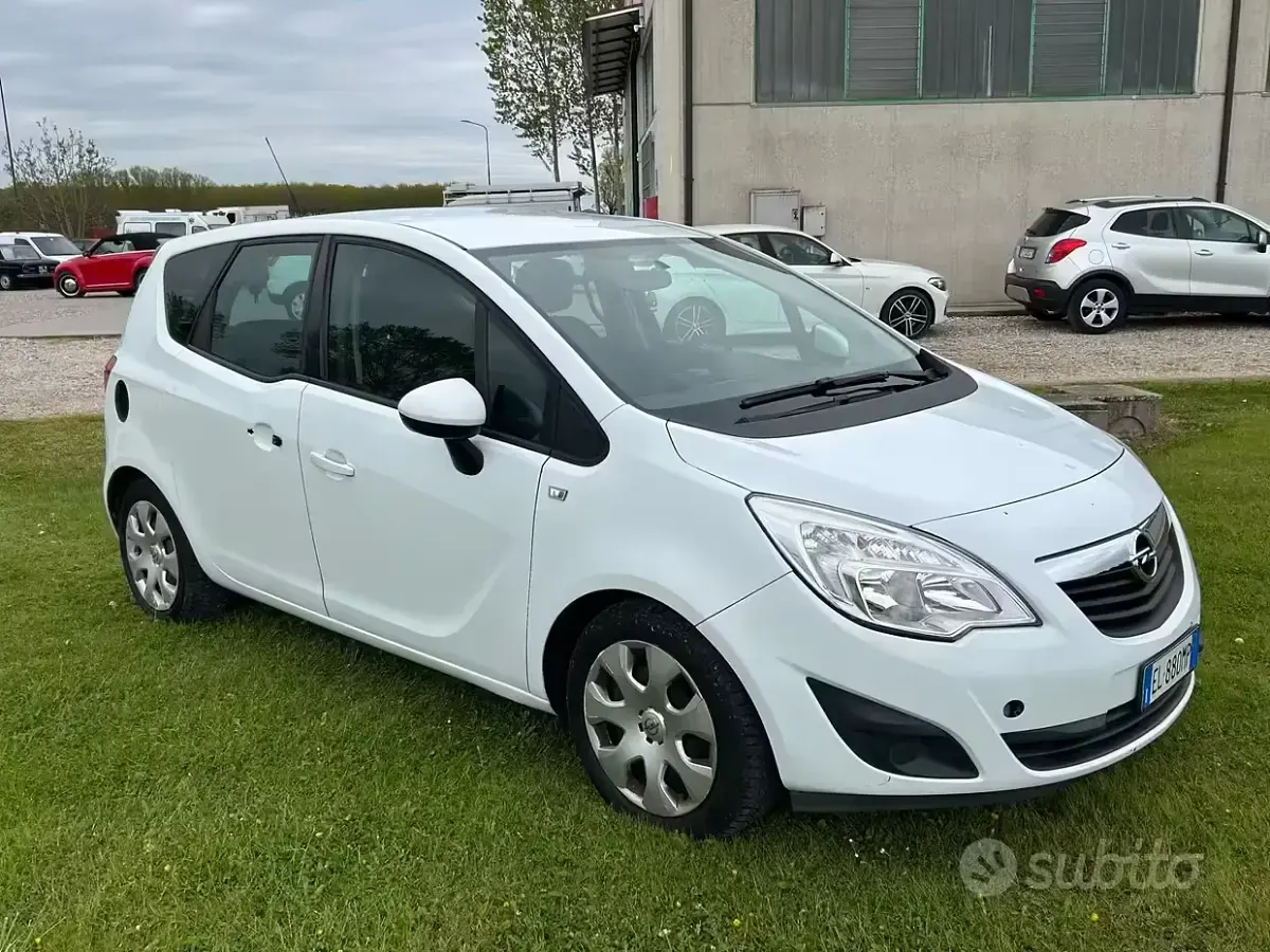 Usata Opel Meriva Cosmo 95 CV (69 kW) 2013 Bianco Monovolume