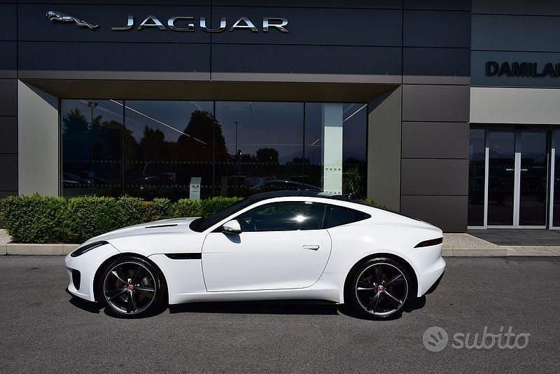 Usata Jaguar F-Type R-Dynamic 300 CV (220 kW) 2018 Bianco Coupé