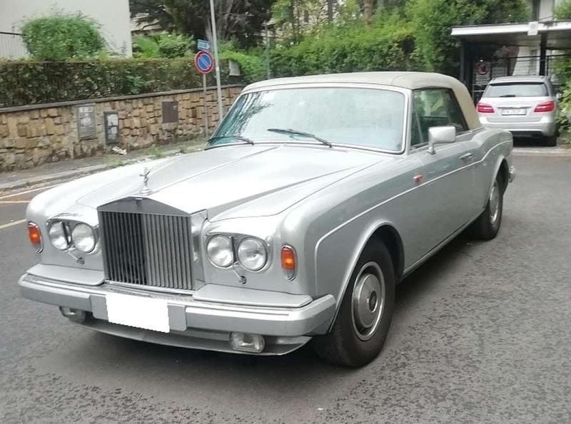 Usata Rolls Royce Corniche 223 CV (164 kW) 1986 Argento Cabrio