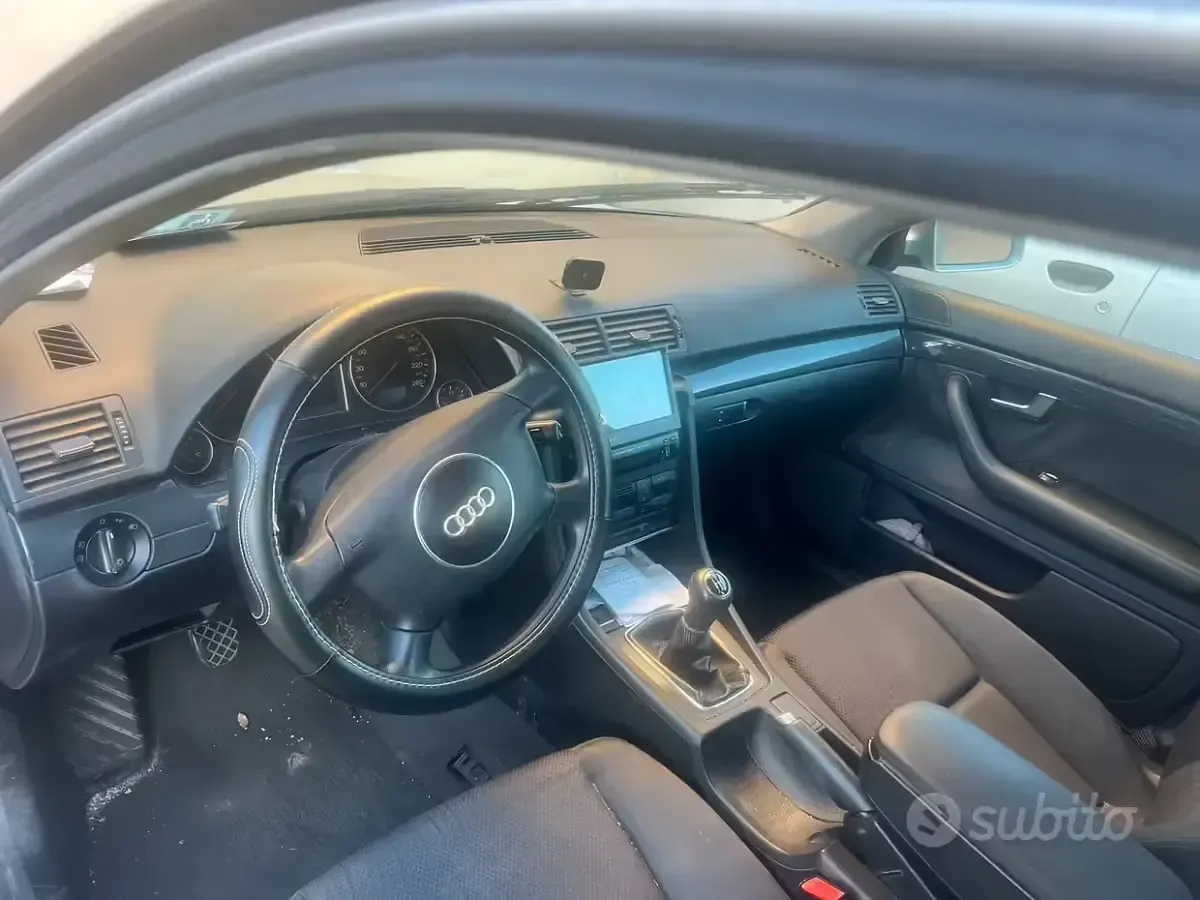 Usata Audi A4 130 CV (95 kW) 2004 Grigio Berlina