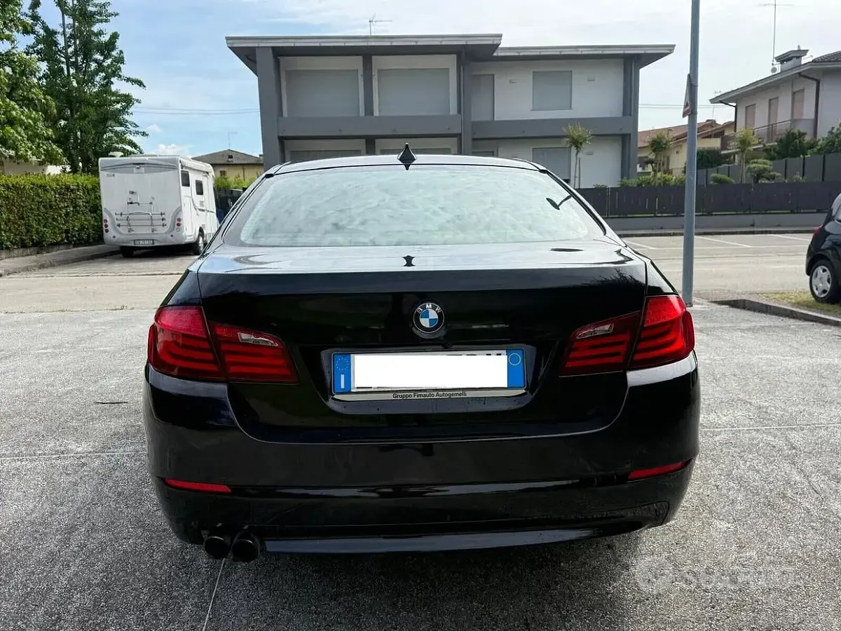 Usata BMW 530 Comfort Edition 258 CV (189 kW) 2011 Nero Berlina