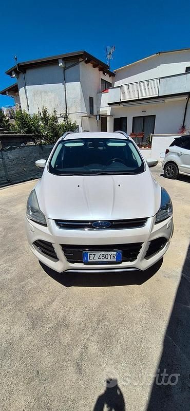 Usata Ford Kuga 150 CV (110 kW) 2015 Bianco SUV