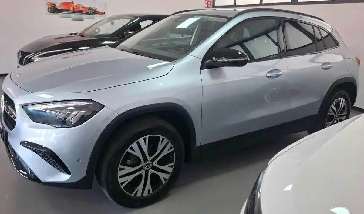 Nuova Mercedes GLA200 AMG line 150 CV (110 kW) 2026 Argento SUV