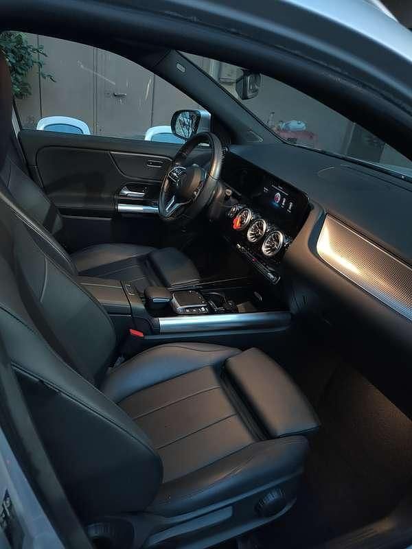 Usata Mercedes GLA180 116 CV (85 kW) 2022 Argento SUV