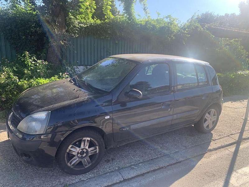 Usata Renault Clio II 75 CV (55 kW) 2004 Berlina