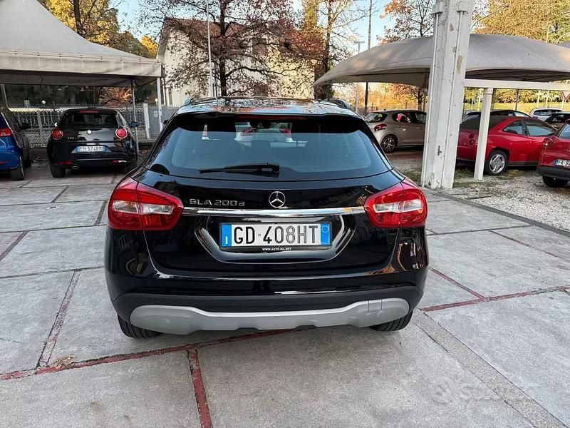 Usata Mercedes GLA200 Executive 136 CV (100 kW) 2019 Nero SUV