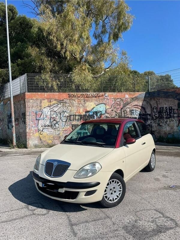 Usata 2007 Lancia Ypsilon Platinum Due volumi | 3300 € (Buon prezzo) - Immagine 1/4
