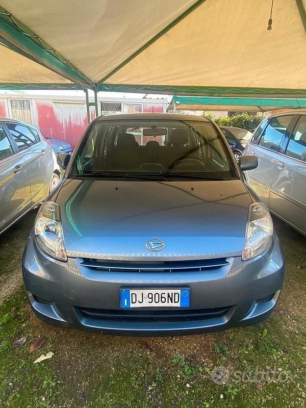 Usata Daihatsu Sirion HIRO 69 CV (50 kW) 2009 Grigio Utilitaria