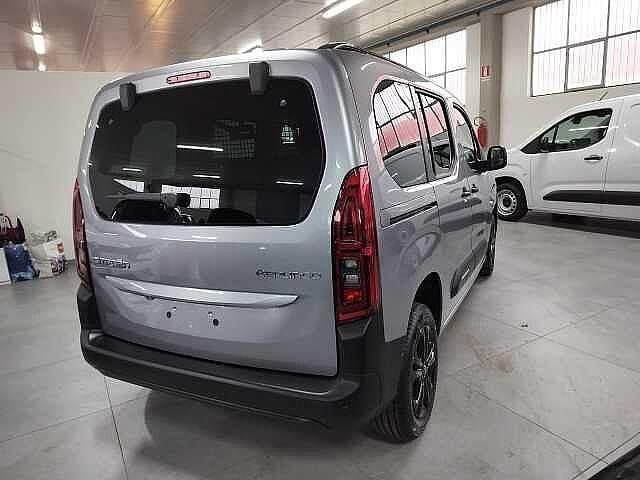 Nuova Citroën Berlingo 131 CV (96 kW) 2025 Grigio Monovolume