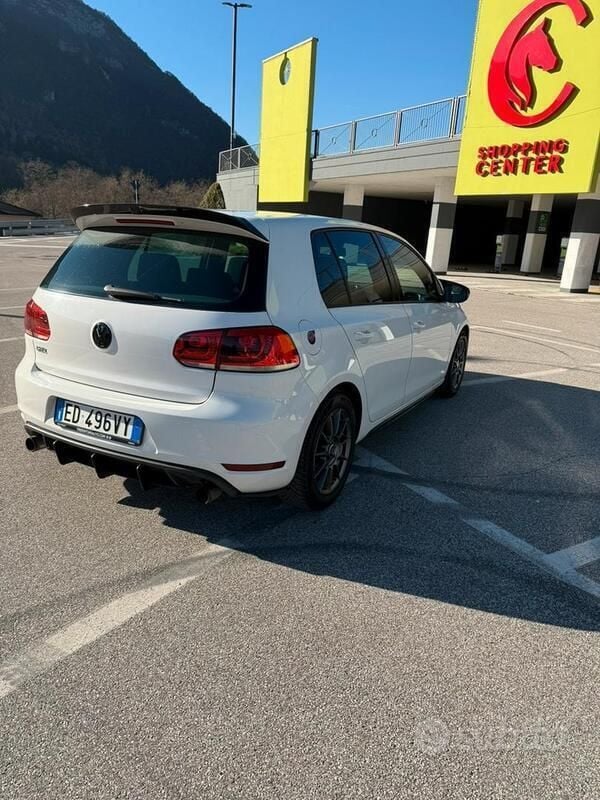 Usata VW Golf VI GTI 210 CV (154 kW) 2011 Bianco Utilitaria