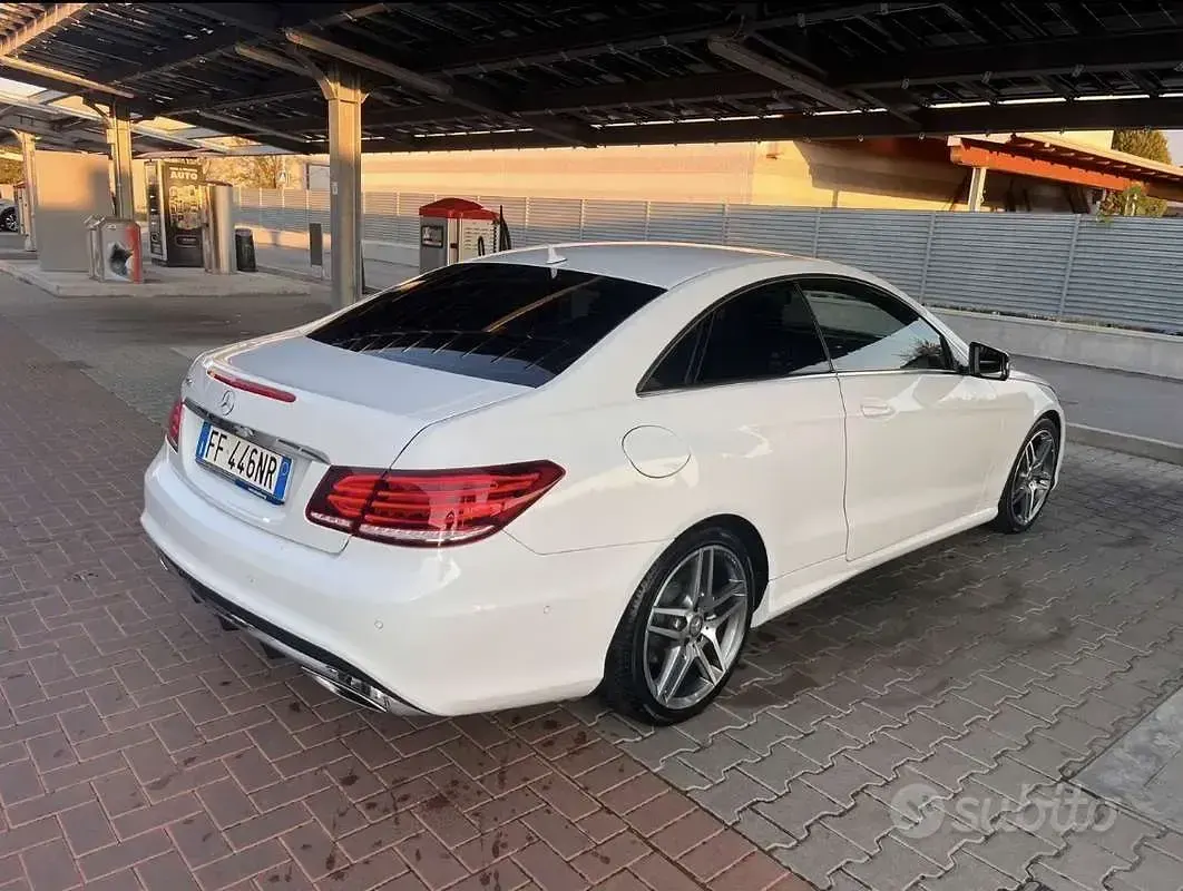 Usata Mercedes E220 184 CV (135 kW) 2017 Bianco Coupé