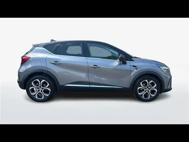 Usata Renault Captur Techno 145 CV (106 kW) 2023 Grigio scuro SUV