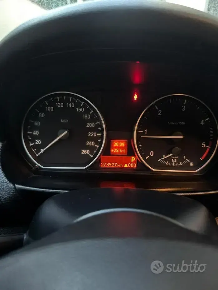Usata BMW 130 177 CV (130 kW) 2011 Nero Utilitaria