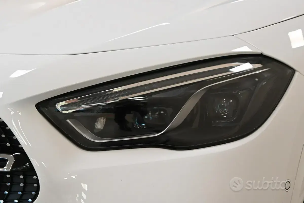 Usata Mercedes GLA180 116 CV (85 kW) 2024 Bianco SUV