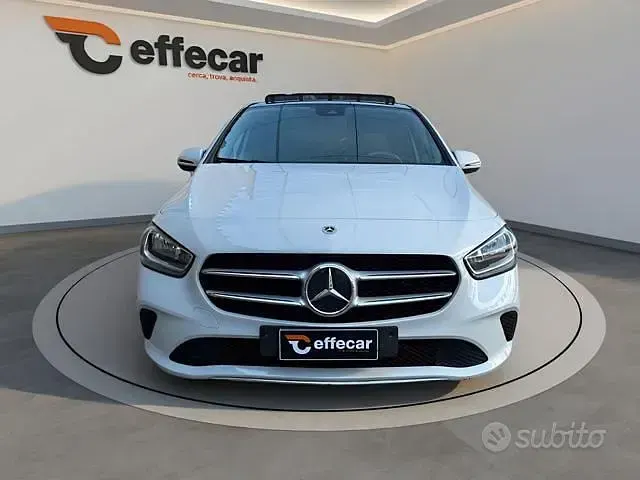 Usata Mercedes B200 150 CV (110 kW) 2022 Bianco Utilitaria