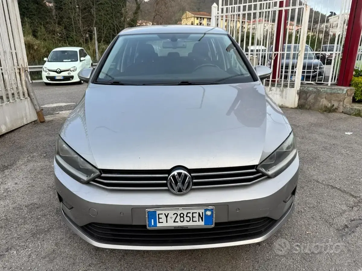 Usata VW Golf Sportsvan Highline 110 CV (80 kW) 2015 Grigio Monovolume