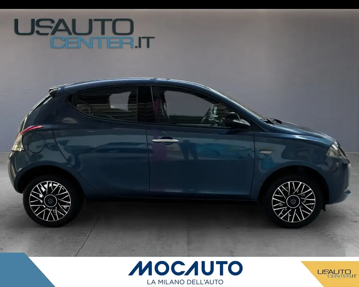 Usata Lancia Ypsilon Gold 70 CV (51 kW) 2023 Blu/azzurro Utilitaria