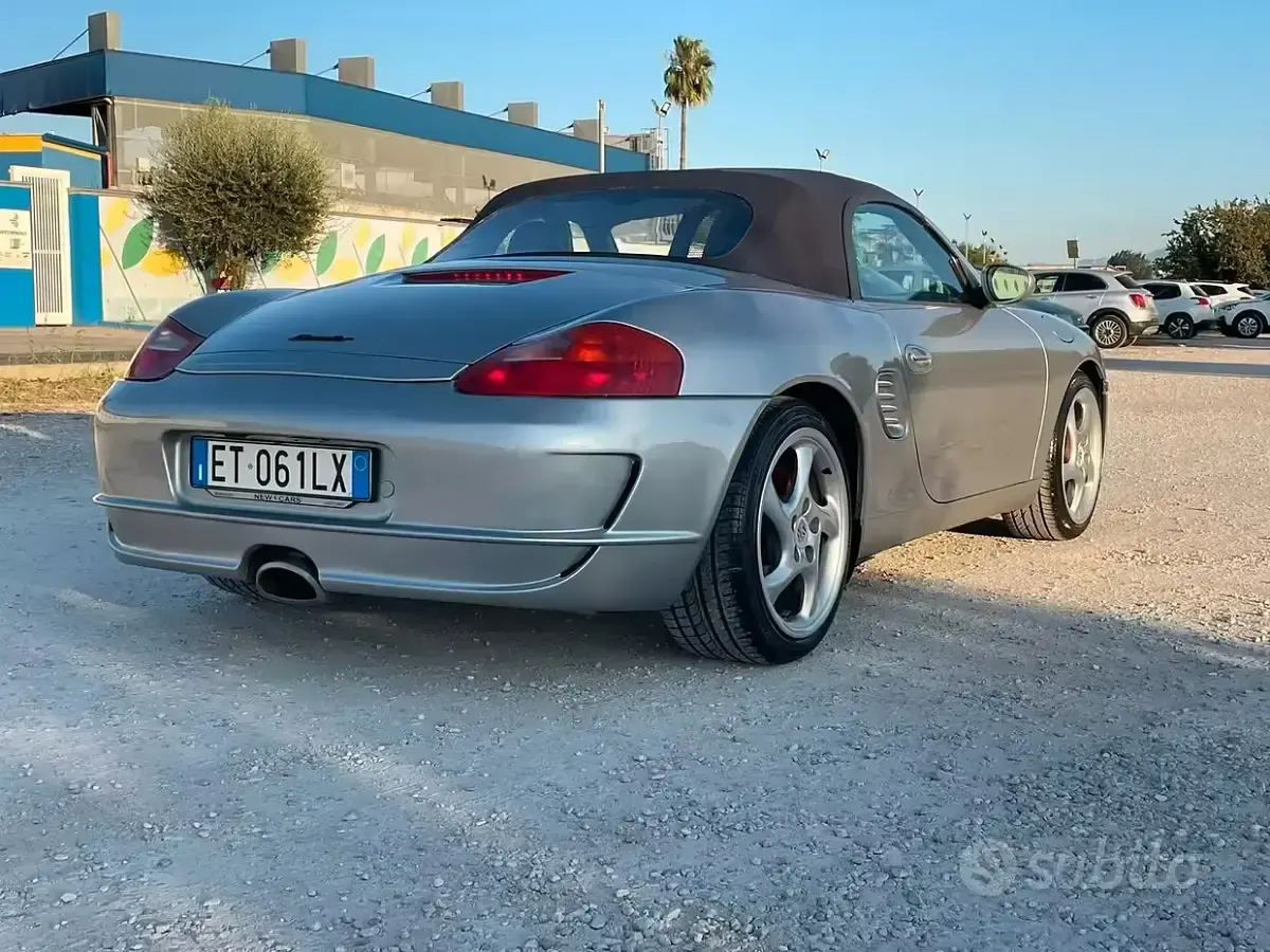 Usata Porsche Boxster 220 CV (161 kW) 2000 Grigio Cabrio
