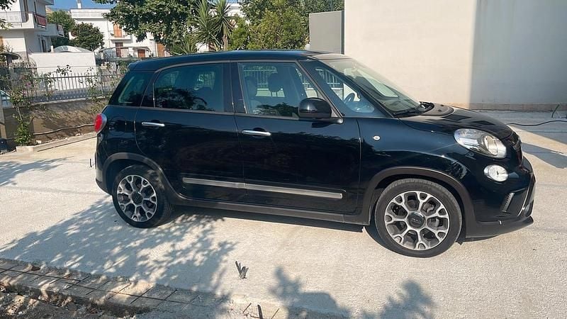Nero Usata 2015 Fiat 500L Trekking Monovolume | 7200 € - Immagine 1/4