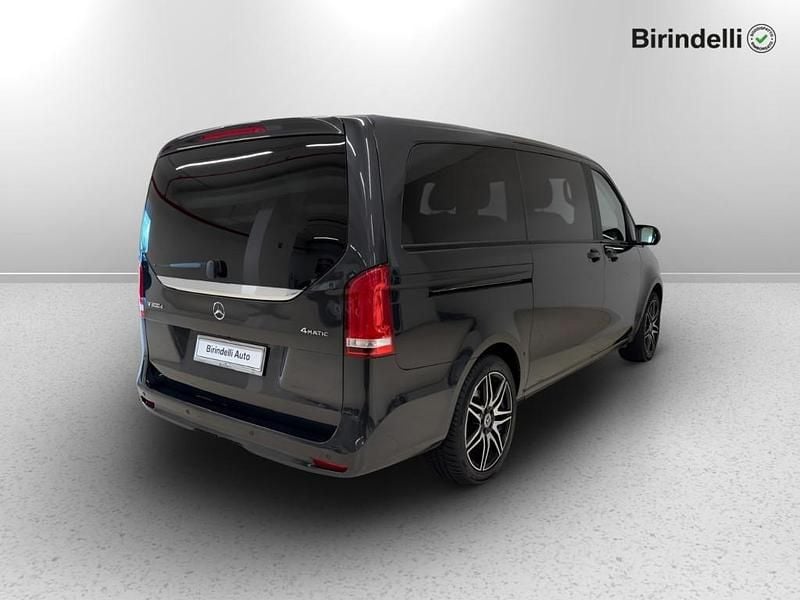 Usata Mercedes V300 Exclusive 236 CV (173 kW) 2023 Grigio Monovolume