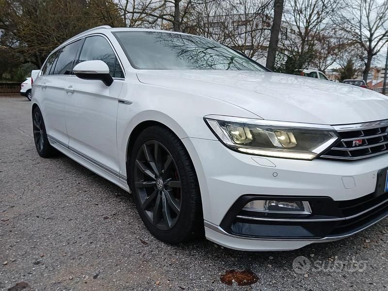 Usata VW Passat R-line 190 CV (139 kW) 2017 Bianco Station wagon