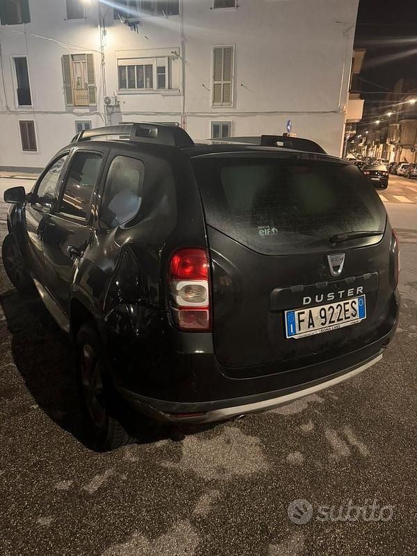 Usata Dacia Duster 110 CV (80 kW) 2015 Nero SUV