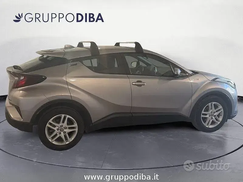 Usata Toyota C-HR Active 122 CV (89 kW) 2021 Grigio SUV