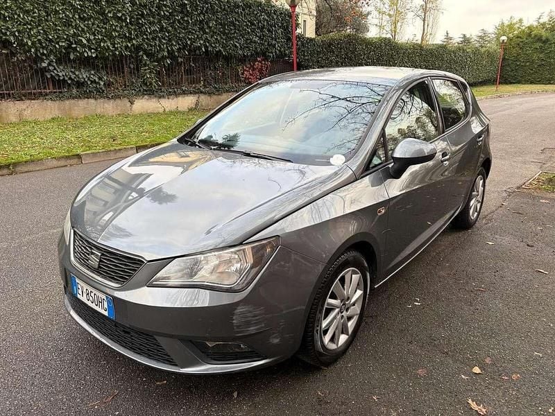 Argento Usata 2014 Seat Ibiza Reference Tre volumi | 4000 € (Ottimo prezzo) - Immagine 1/4