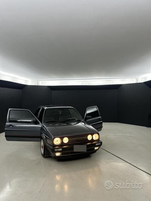 Usata VW Golf II GTI 111 CV (81 kW) 1987 Grigio Utilitaria